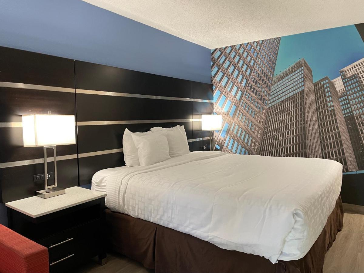 Отель Clarion Pointe Atlanta Airport Колледж Парк Экстерьер фото