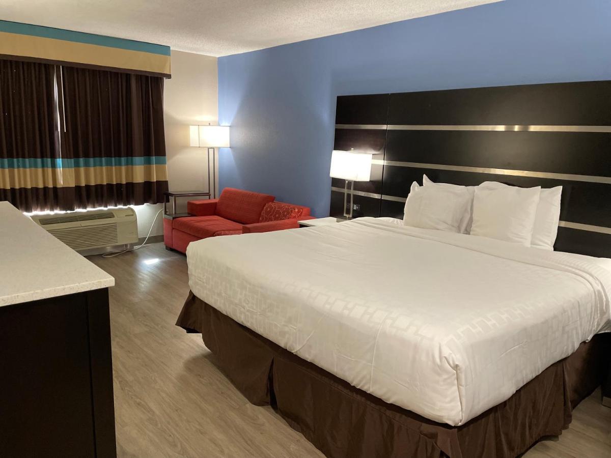 Отель Clarion Pointe Atlanta Airport Колледж Парк Экстерьер фото