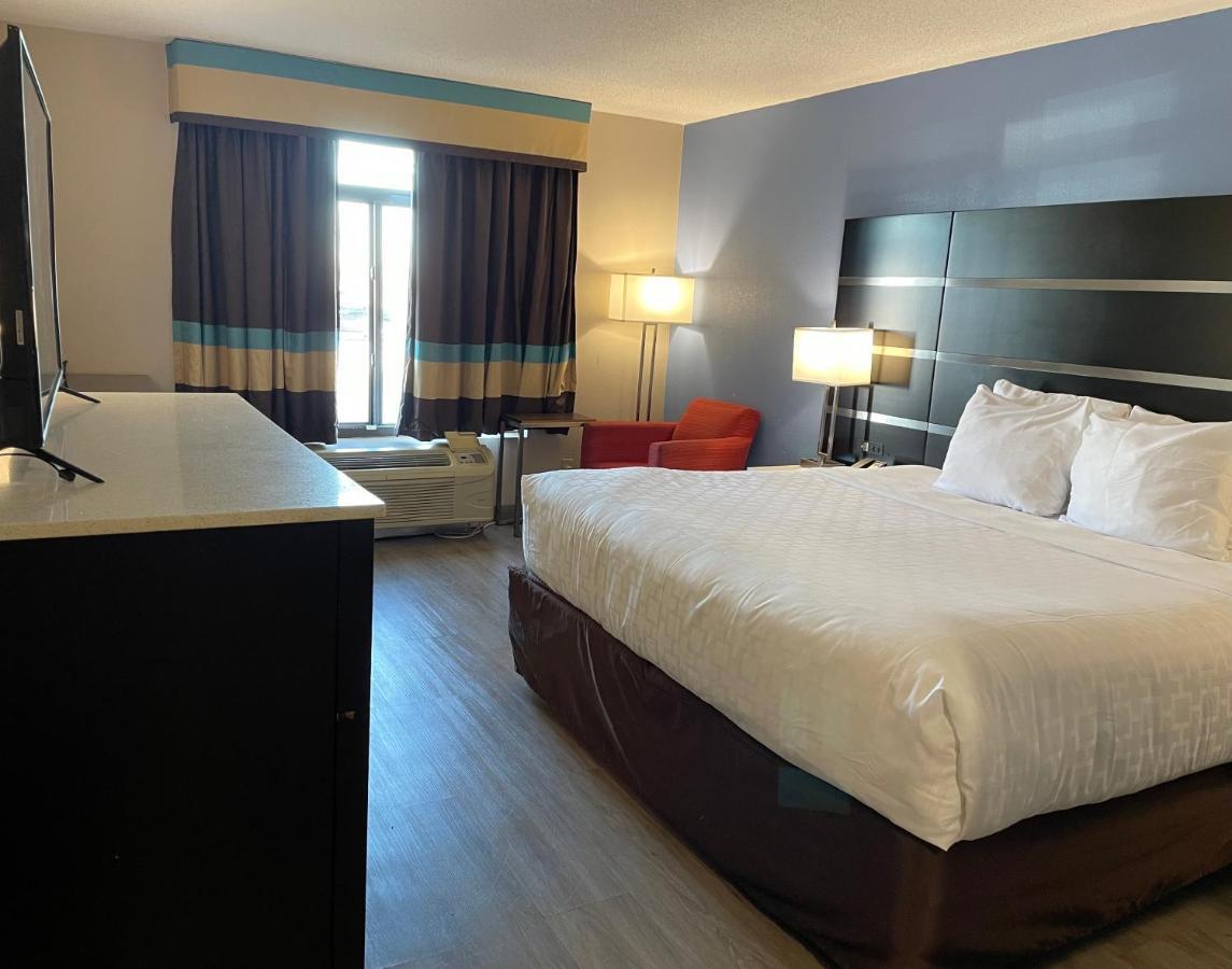 Отель Clarion Pointe Atlanta Airport Колледж Парк Экстерьер фото