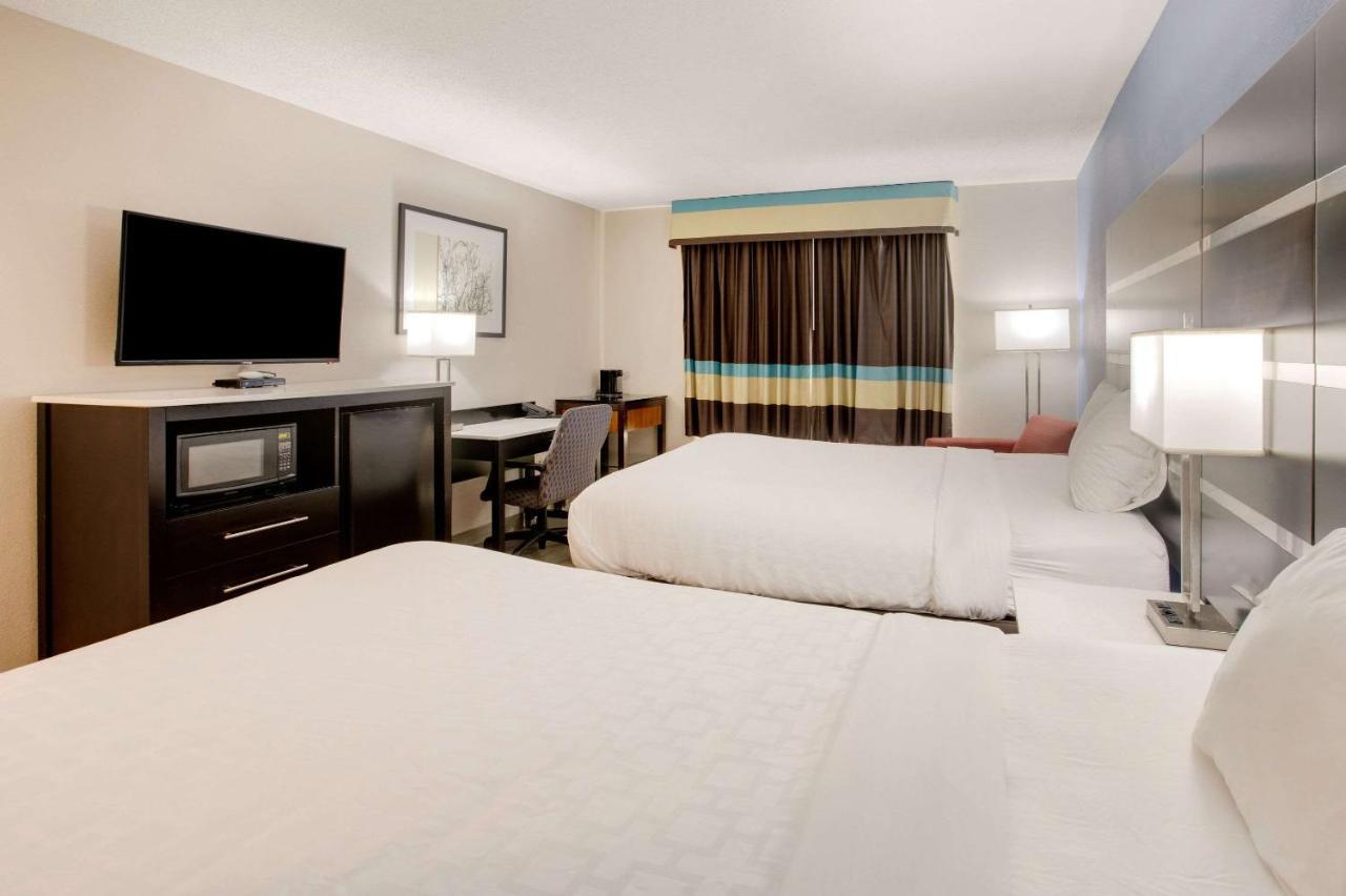 Отель Clarion Pointe Atlanta Airport Колледж Парк Экстерьер фото