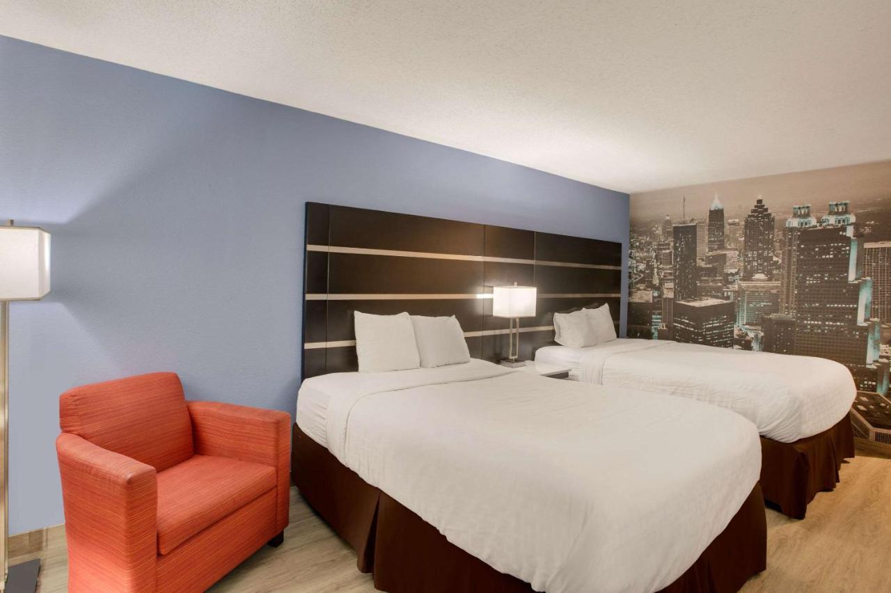 Отель Clarion Pointe Atlanta Airport Колледж Парк Экстерьер фото