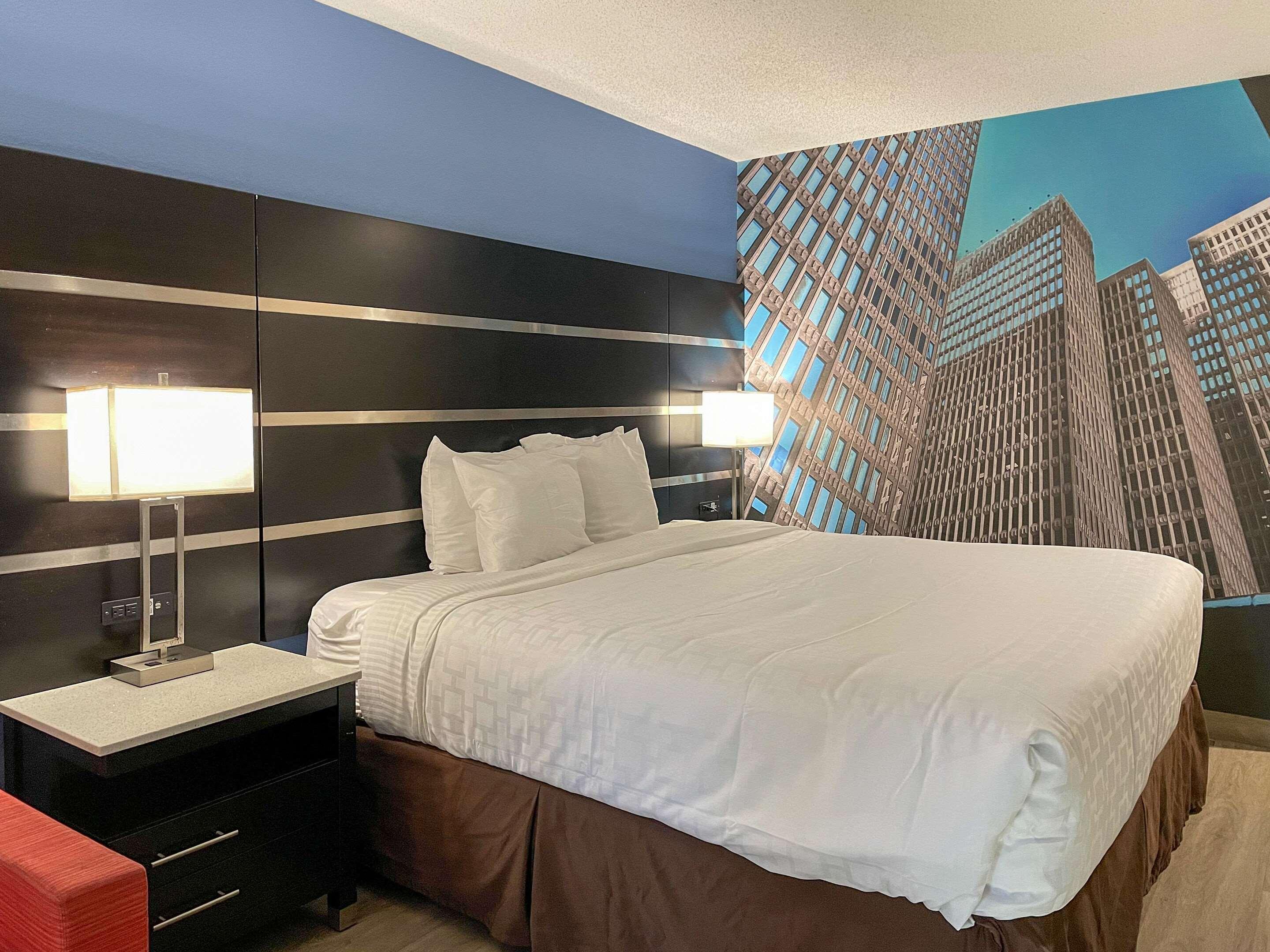 Отель Clarion Pointe Atlanta Airport Колледж Парк Экстерьер фото